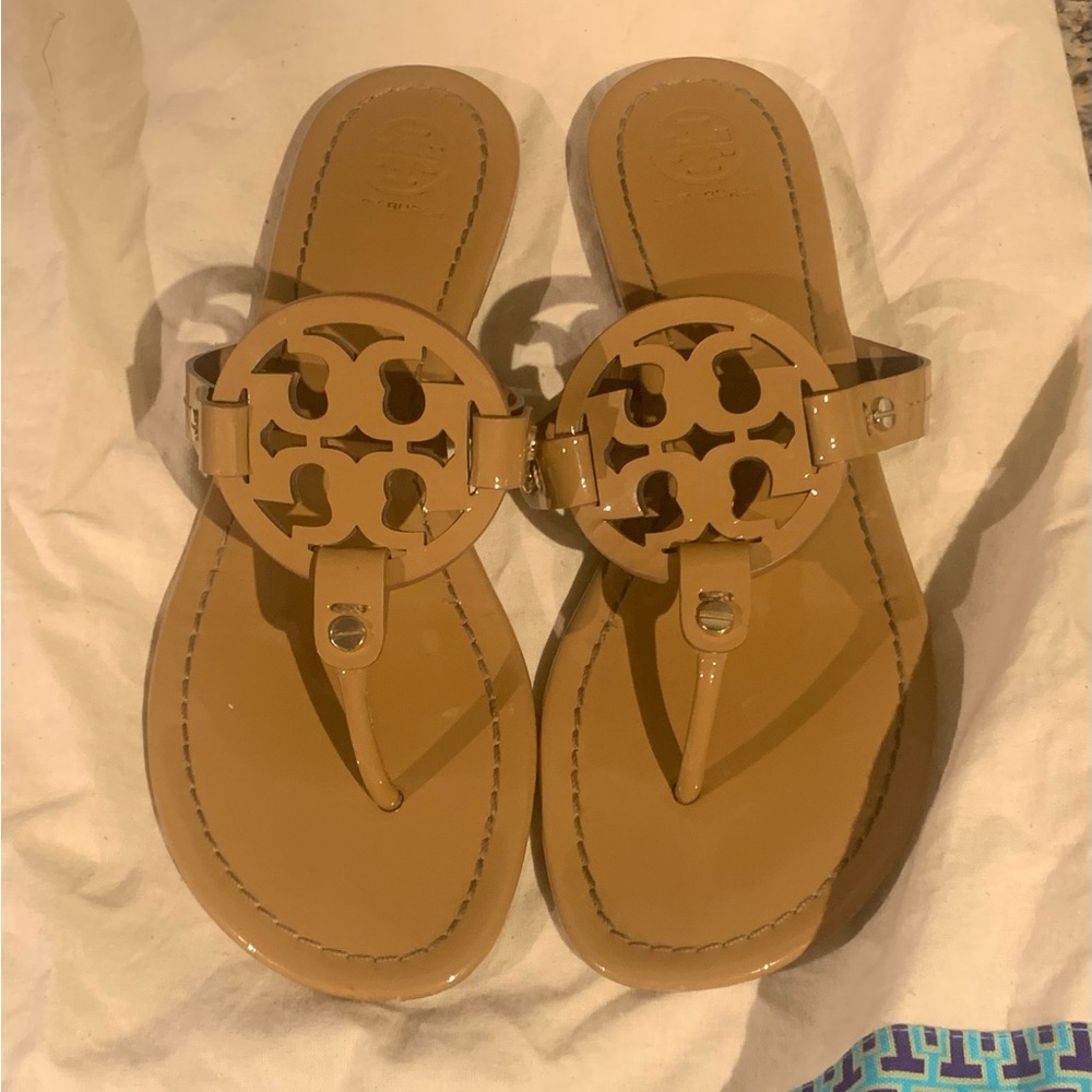 Tory Burch Miller Sandals patent leather sand size 8.5- great condition